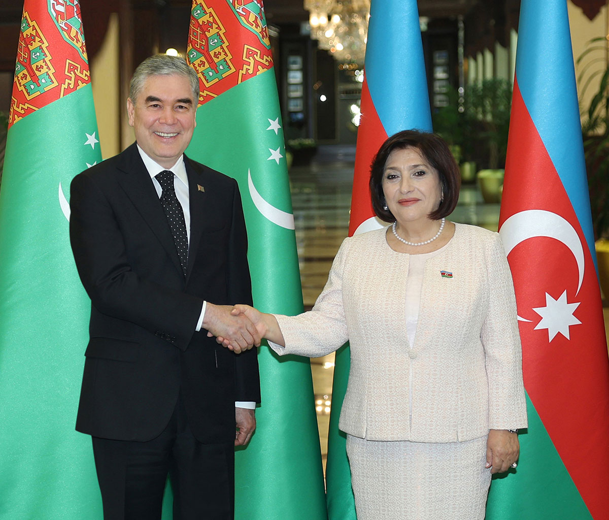 Türkmenistanyň Halk Maslahatynyň Başlygy Azerbaýjanyň Milli Mejlisiniň Başlygy bilen duşuşdy
