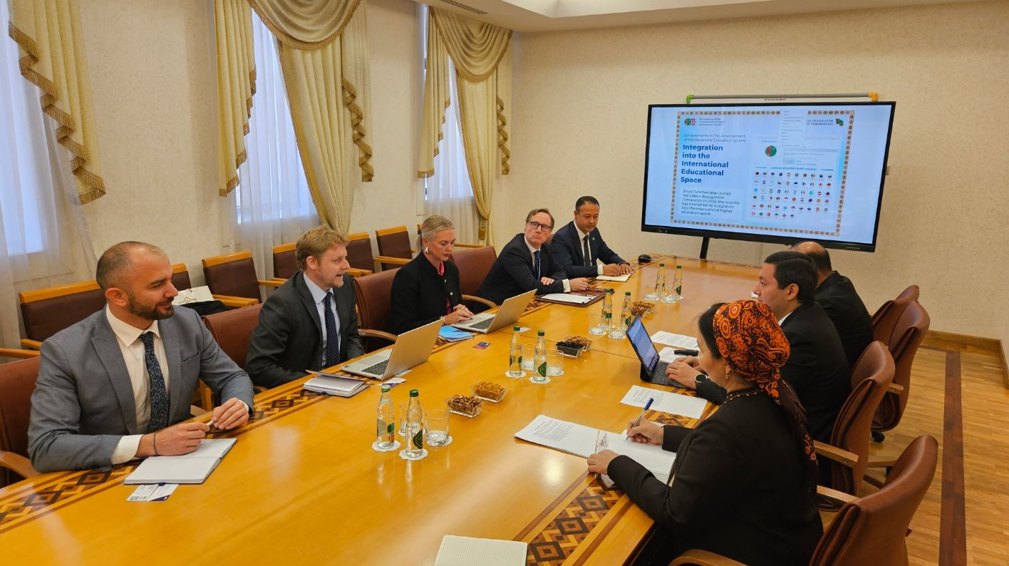 В Министерстве образования Туркменистана прошла встреча с британской делегацией AQA