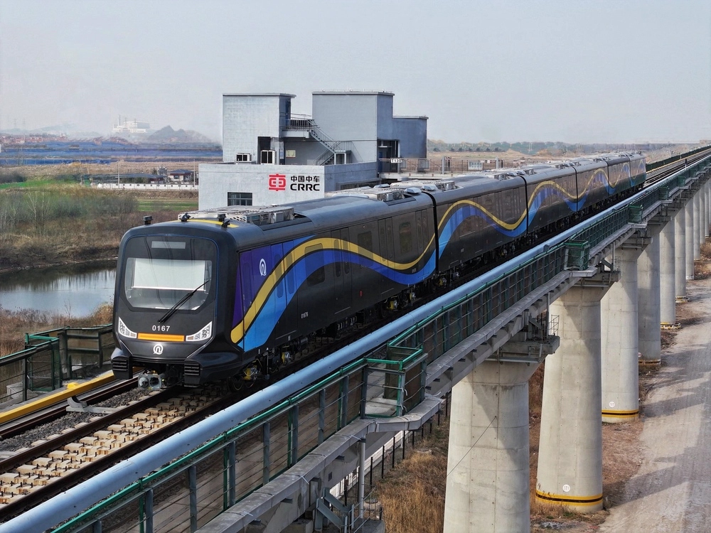 В Китае создали первый в мире поезд метро из углеродного волокна