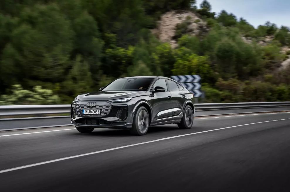 «Audi» täze «Q6 Sportback e-tron» kross-kupesi bilen elektrik ulaglary bazarynda öz ornuny giňeldýär