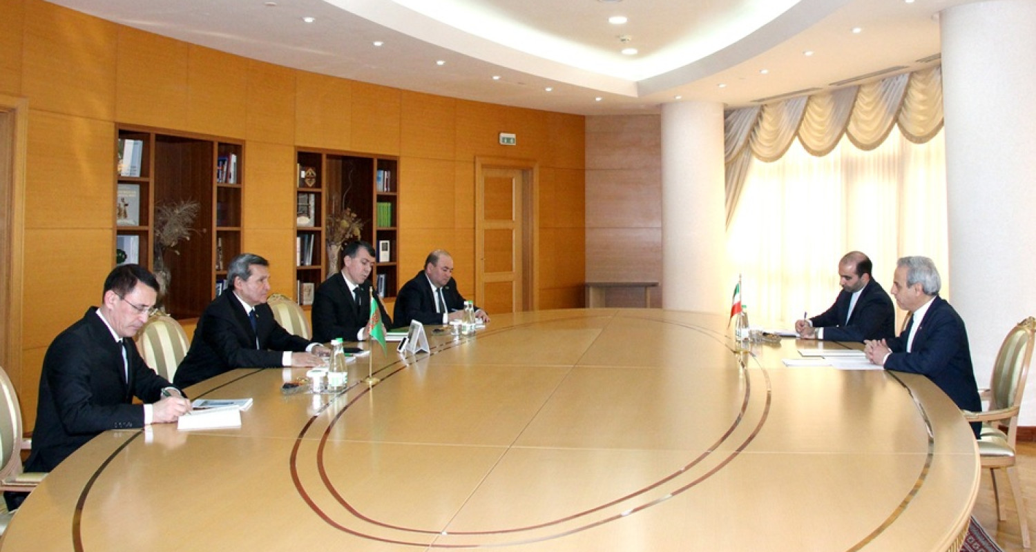 Türkmenistan we Eýran hyzmatdaşlygy ösdürmek üçin geljekki ädimleri ara alyp maslahatlaşdylar