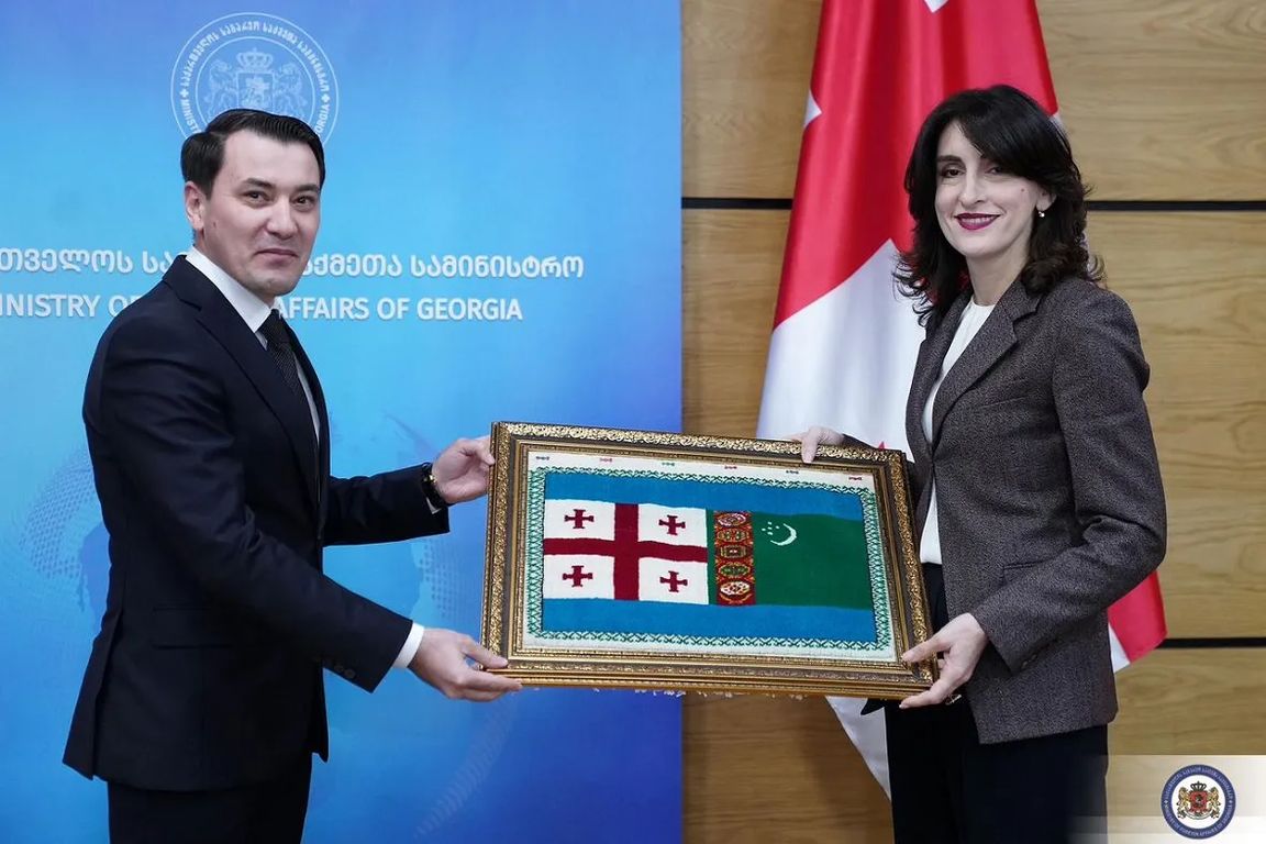  Türkmenistanyň ilçisi Gruziýanyň daşary işler ministri bilen hyzmatdaşlygyň geljekki ugurlaryny ara alyp maslahatlaşdy