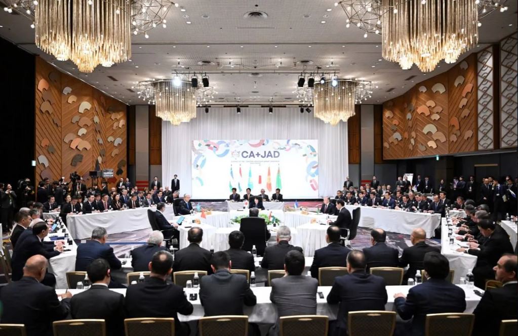 Президент Туркменистана принял участие в саммите ЦА + Япония