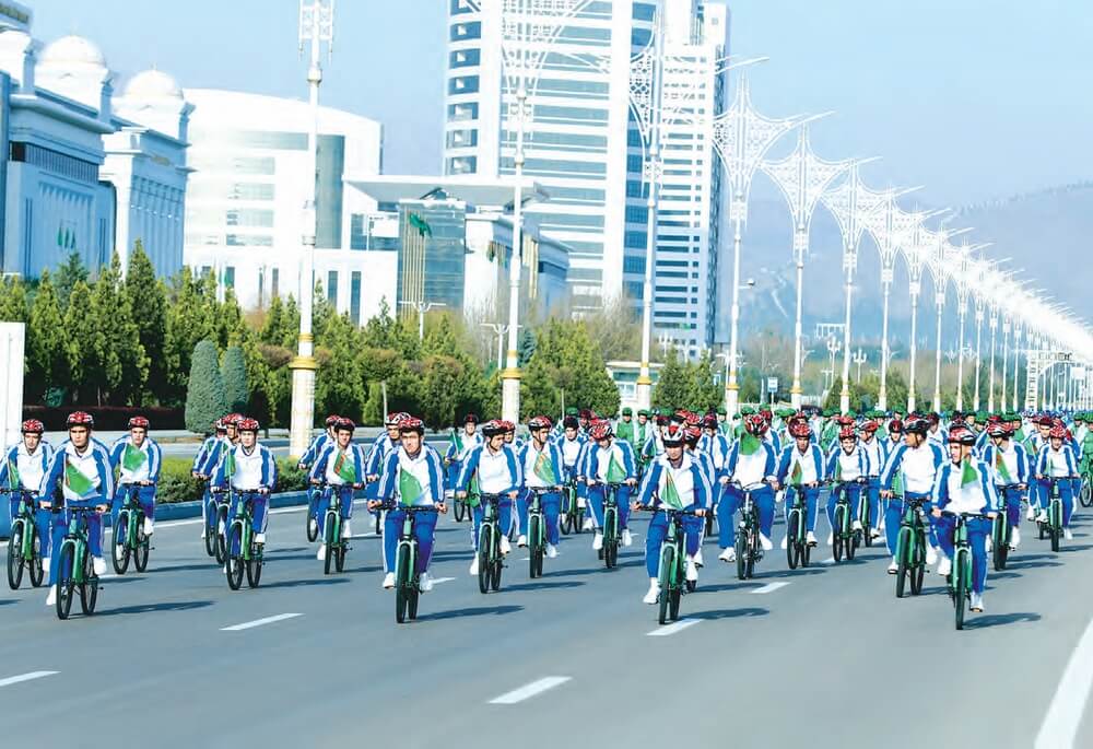 A mass bike ride in honor of World Bicycle Day was held in Turkmenistan