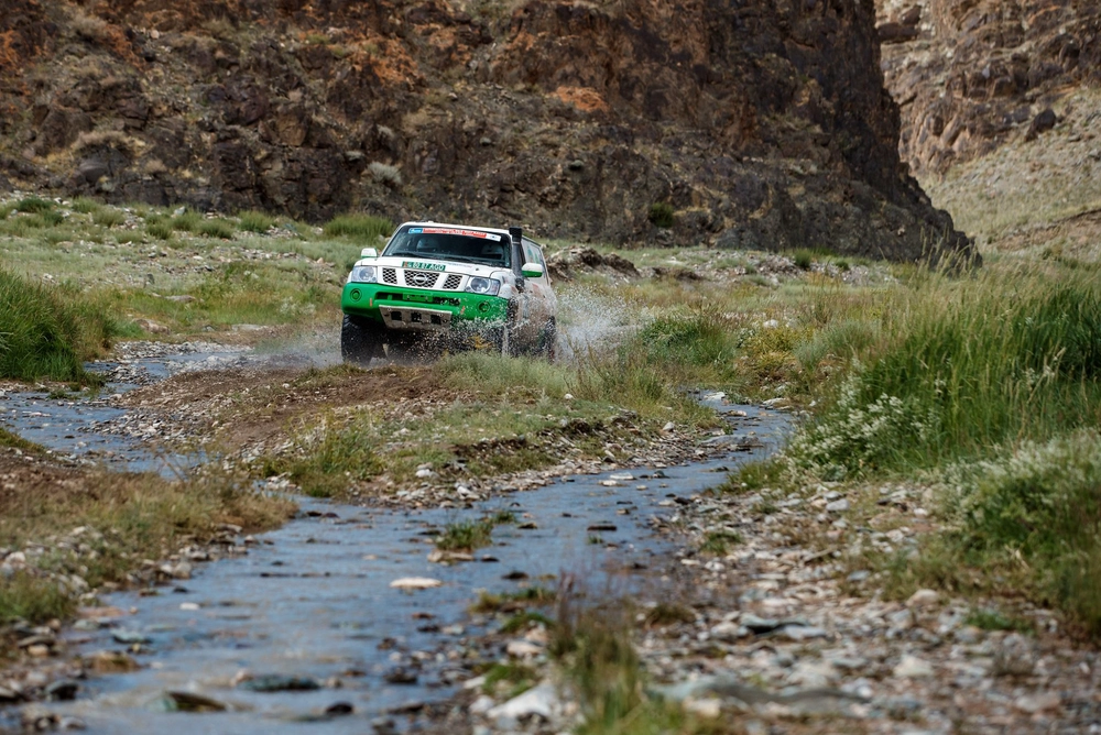 Седьмой этап ралли «Шелковый путь»: экипажи из Туркменистана в тройке лидеров