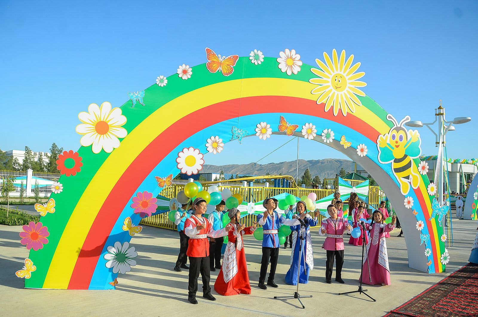 Çagalary goramagyň halkara güni: Türkmenistanyň Prezidenti Watanymyzyň bagtyýar çagalaryny hem-de halkyny gutlady