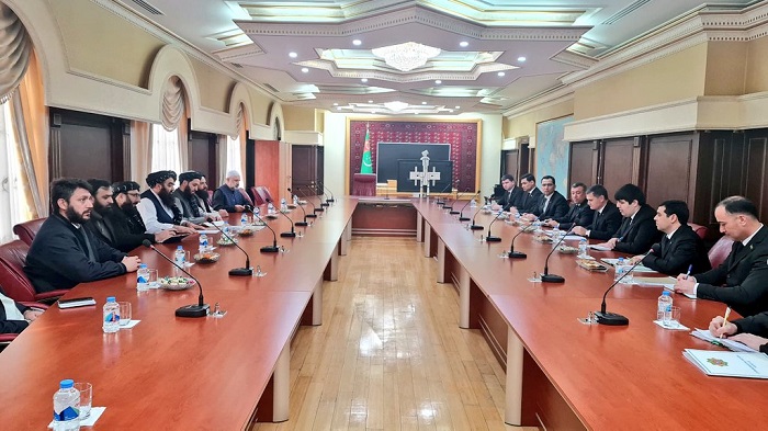 Туркменистан и Афганистан обсудили увеличение торговли через сухопутный порт Тургунди