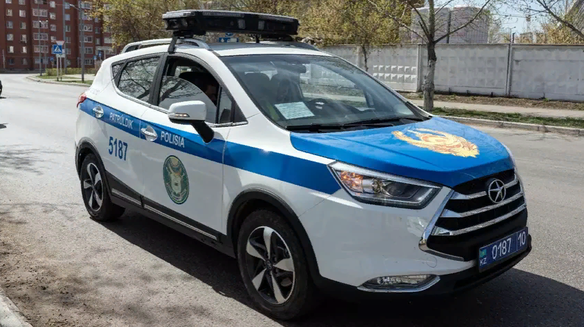 В Казахстане фискировать нарушения будут «умные» мигалки патрульных машин