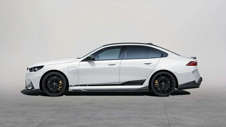 Представлен новый BMW M5 2025 M Performance