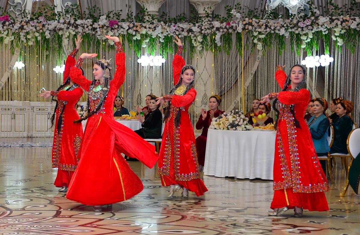 В Туркменистане пройдёт творческий конкурс «Женщина — украшение Земли»