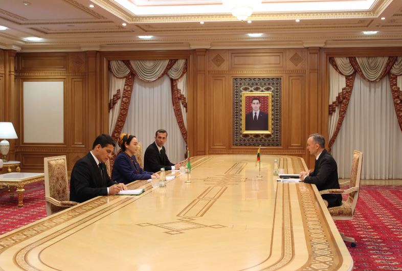 Mejlisiň Başlygy Litwanyň Türkmenistanda täze bellenilen ilçisinden ynanç hatyny kabul etdi
