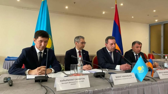 Казахстан предложил Армении доставлять грузы через Иран и Туркменистан