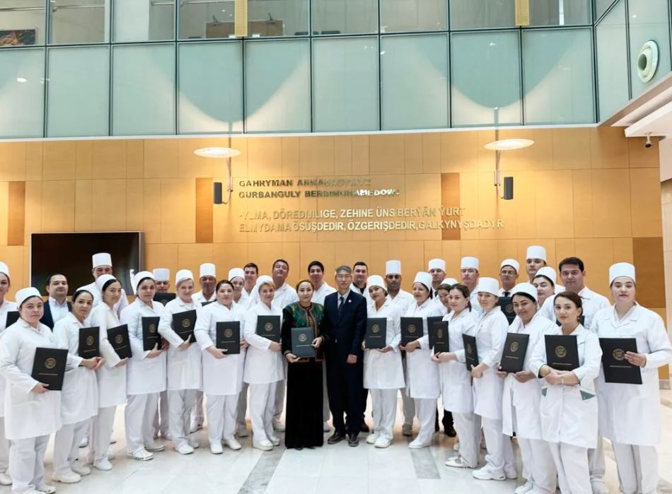 Туркменские врачи прошли обучение методам традиционной корейской медицины