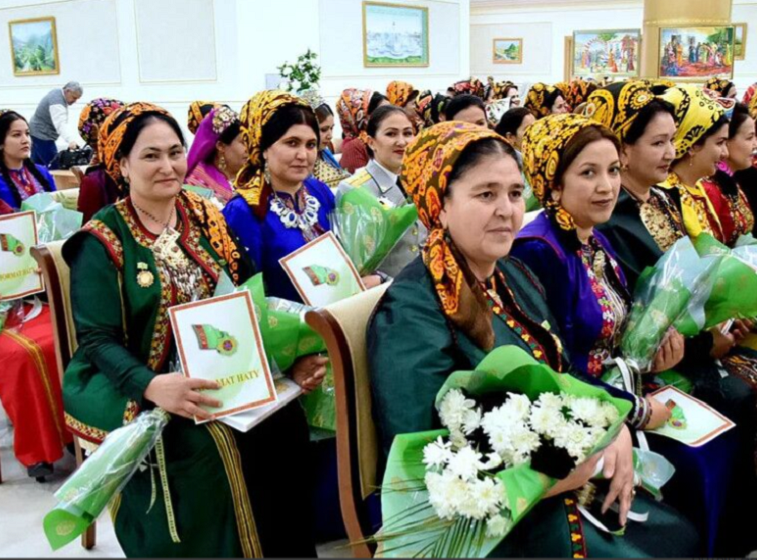 Monetary awards to be presented to women and girls of Turkmenistan in honor of March 8