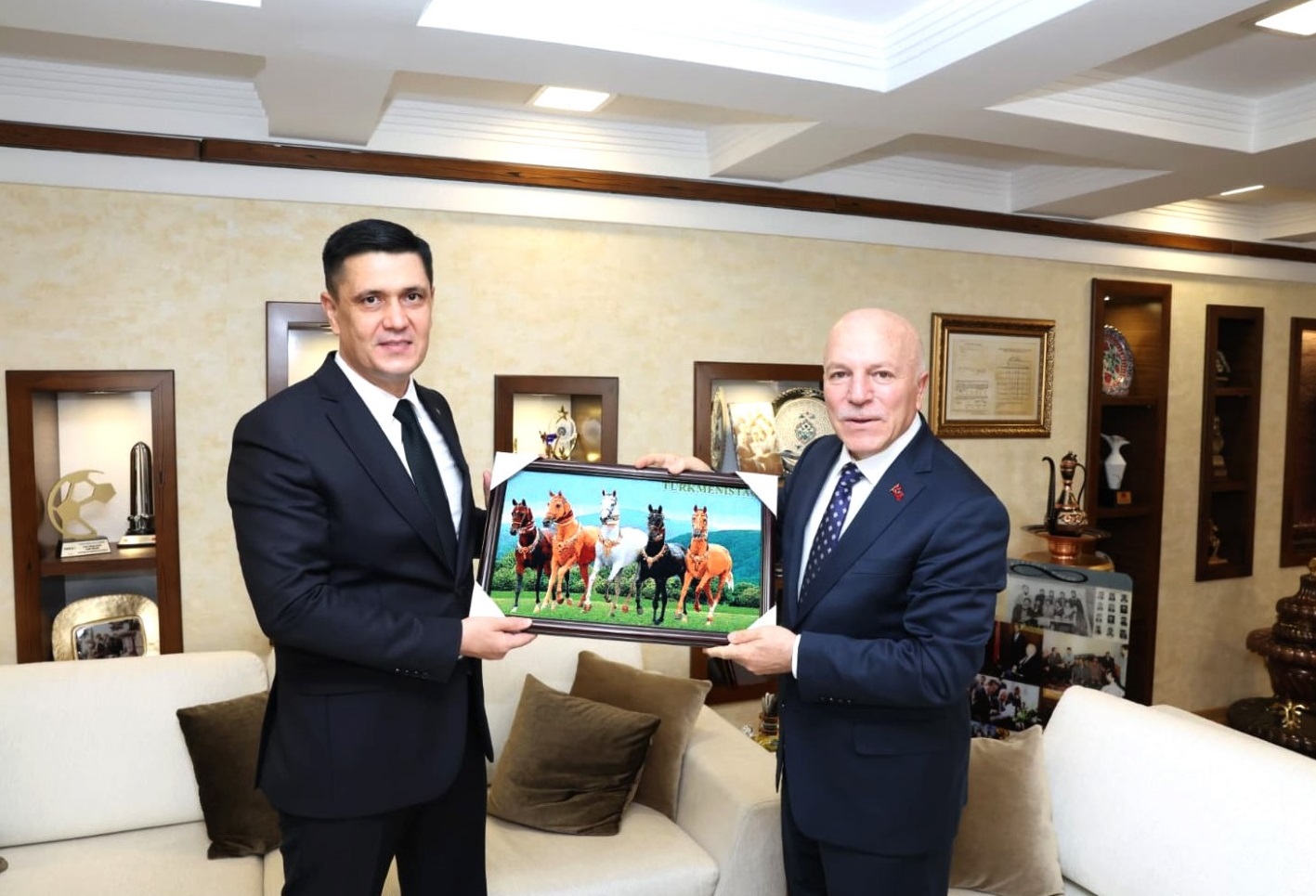Посол Туркменистана обсудил с турецкими властями инвестиционные проекты