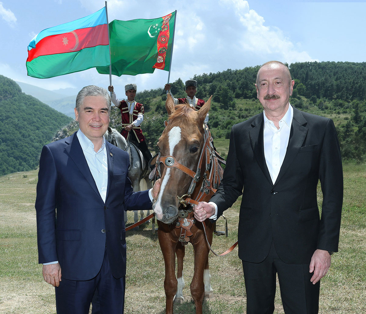 Gahryman Arkadaga garabag aty sowgat berildi