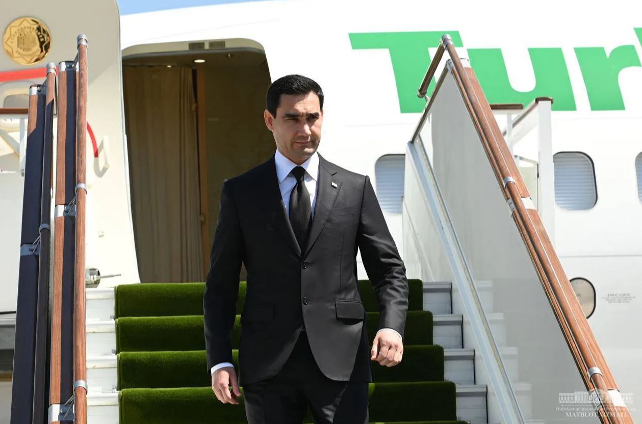 Serdar Berdimuhamedow Täjigistana iş saparyny tamamlap, Aşgabada gaýdyp geldi