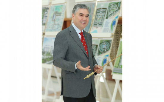 Berdimuhamedow Aşgabadyň täze desgalarynyň taslamalary bilen tanyşdy