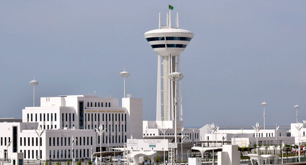 Türkmenbaşy Halkara deňiz portunda ulag ulgamynyň ösüşine bagyşlanan sergi geçiriler