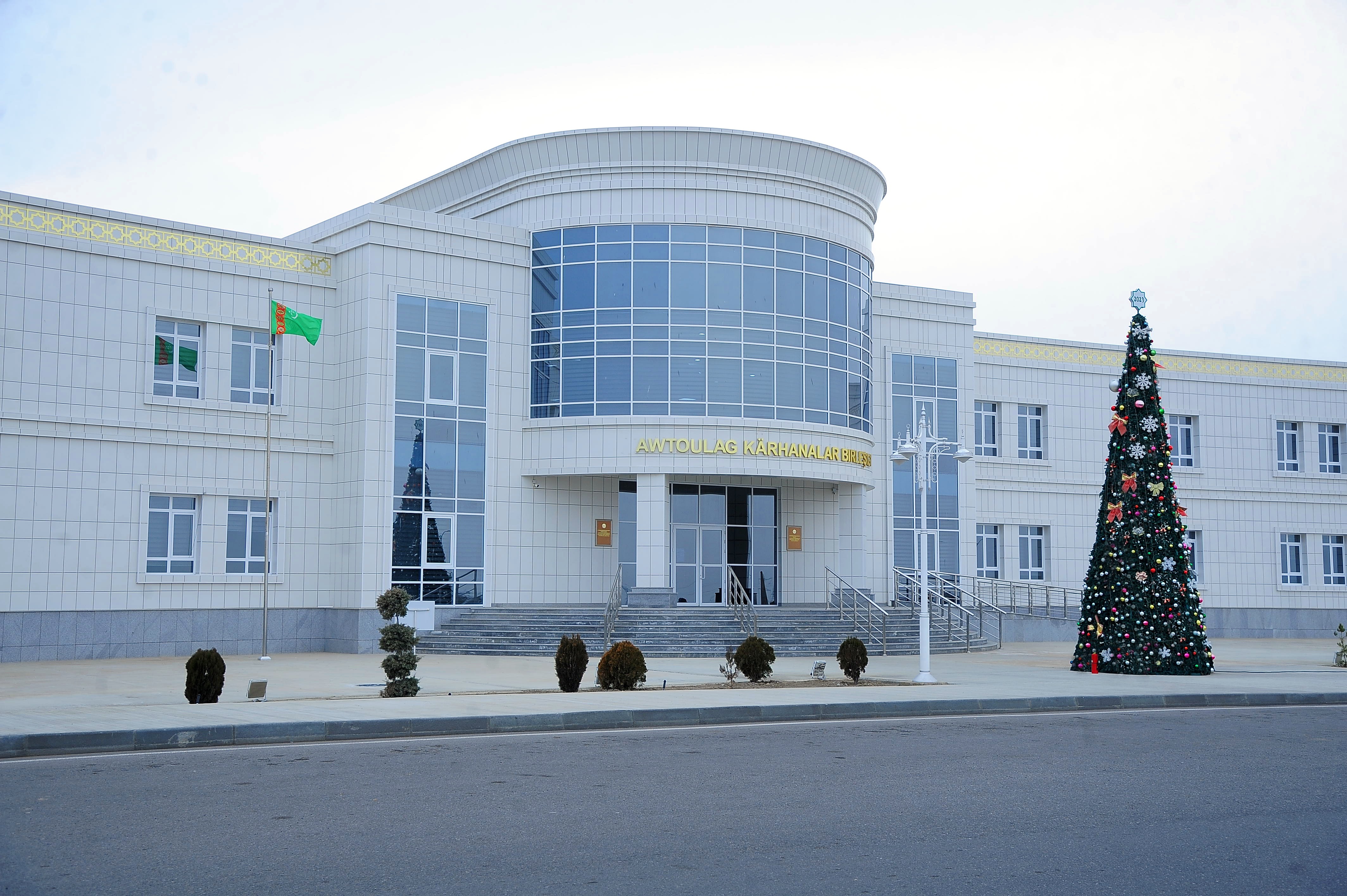 Täze ýyl baýramy mynasybetli jemgyýetçilik awtobuslaryň hyzmat etmegiň tertibi