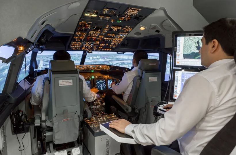 Türkmenistanyň Prezidenti raýat awiasiýasynda uçuşlaryň howpsuzlygyny üpjün etmegiň Döwlet maksatnamasynyň taslamasyny makullady