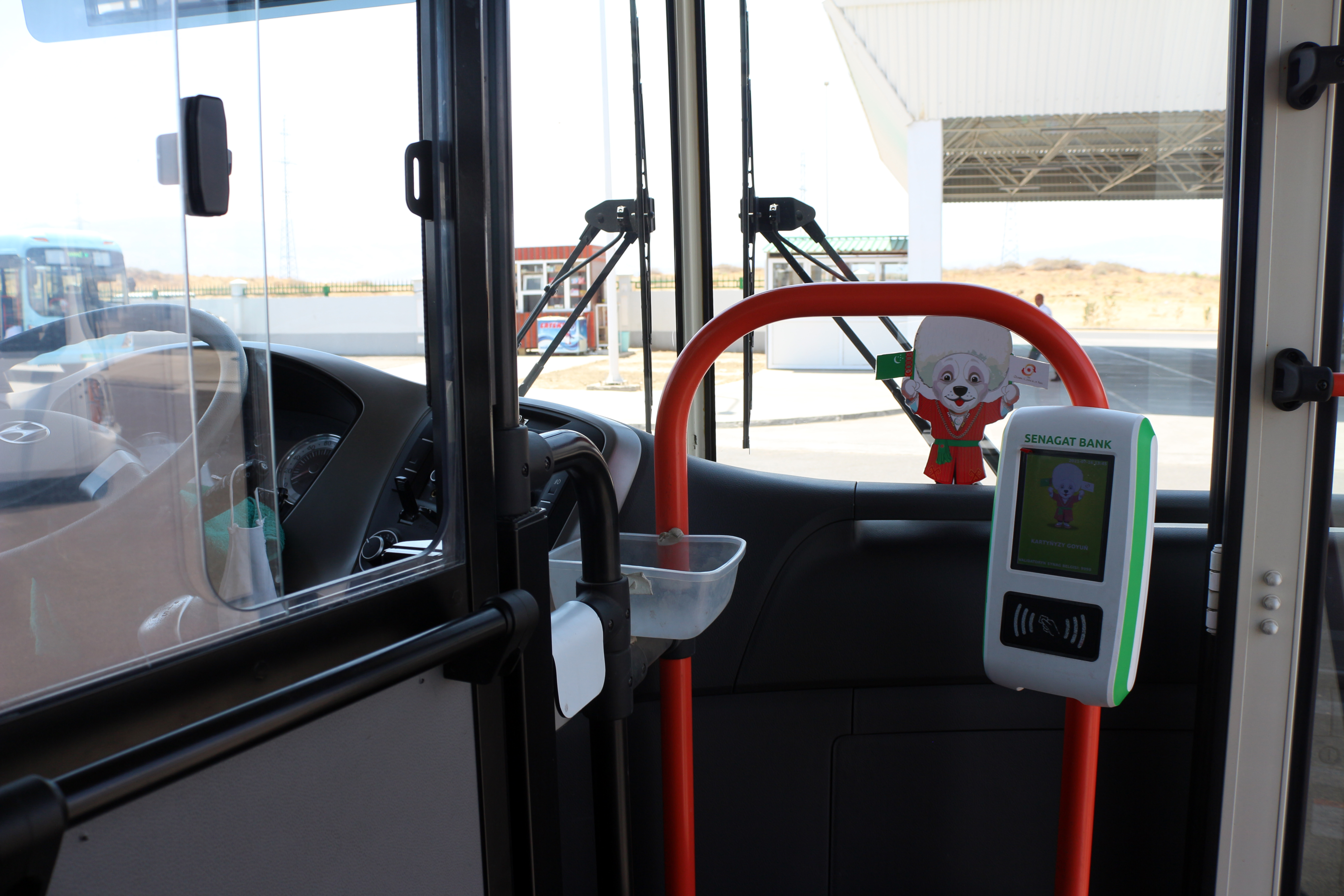 Aşgabatda 5-nji belgili täze awtobus ugry işe giriziler